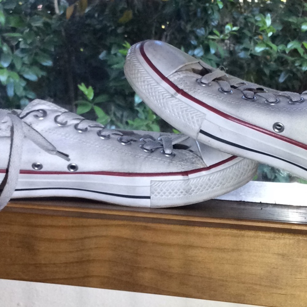 Used White Converses - Picture 3 of 7
